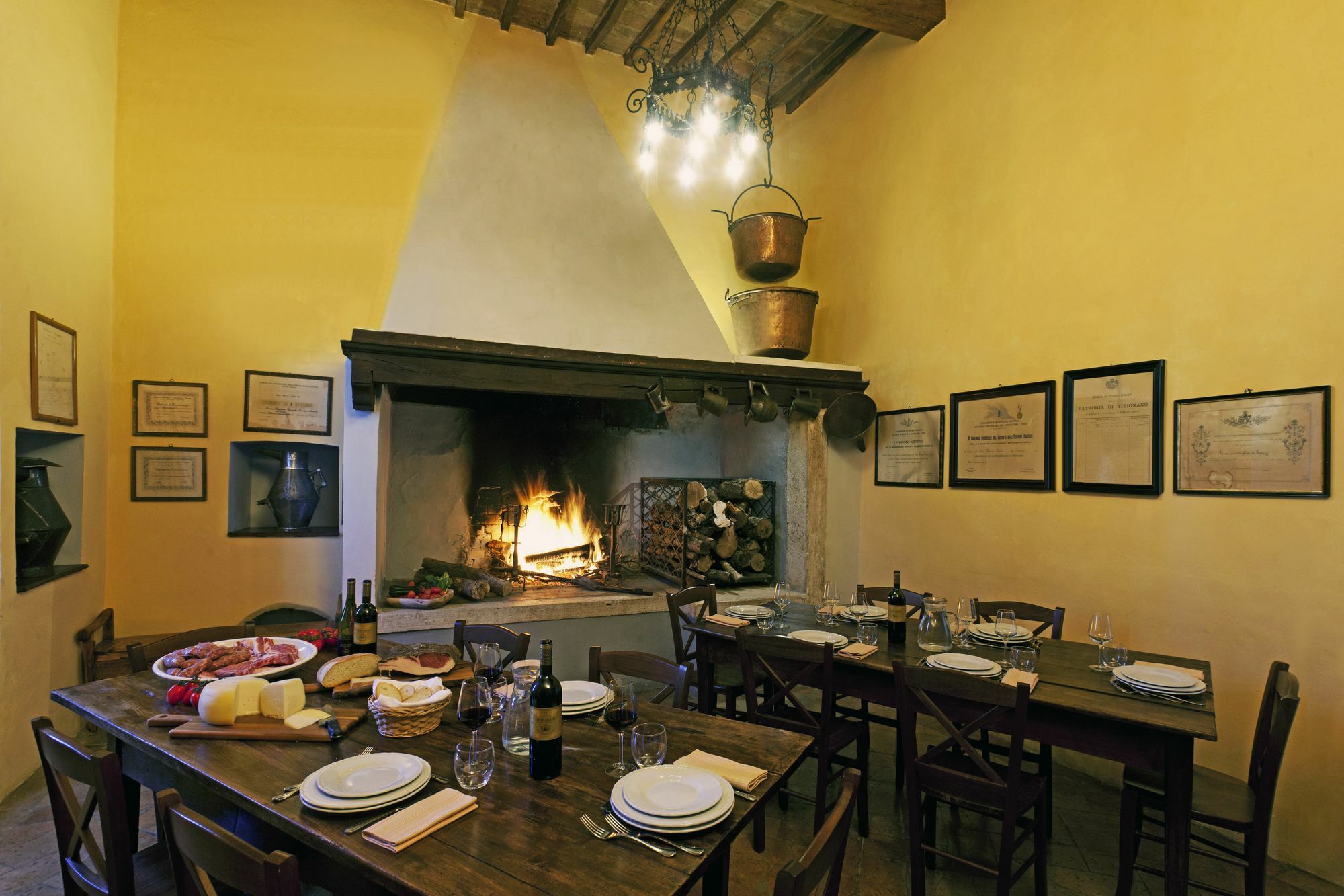 オルヴィエート Castello Di Titignanoヴィラ エクステリア 写真